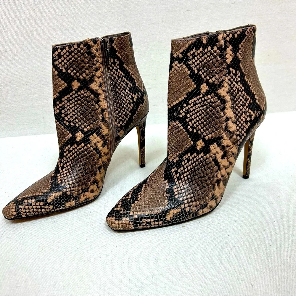 Vince Camuto Feninda Brown Snakeskin Ankle Booties SZ 8.5